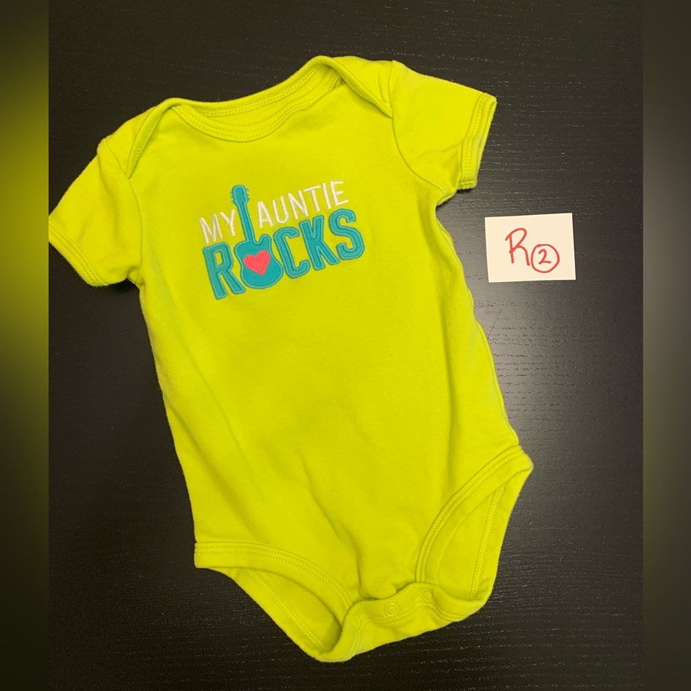 ⭐️5/$10.00⭐️ Carter’s 9m My Auntie Rocks Onesie